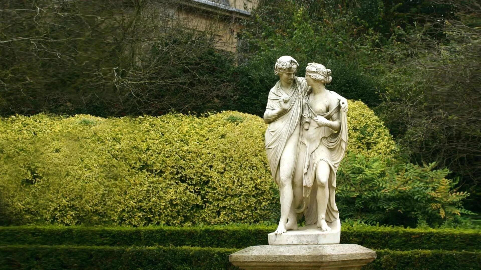 Со статуей. Скульптуры для сада. Современная Парковая скульптура. Статуи для сада. Шедевры скульптуры.
