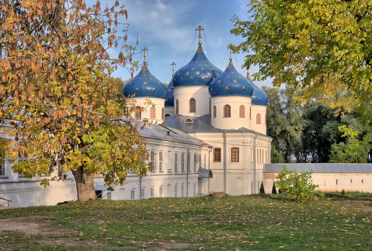 Юрьев монастырь Великий Новгород. Хутынский монастырь в Великом Новгороде. Ий новгород