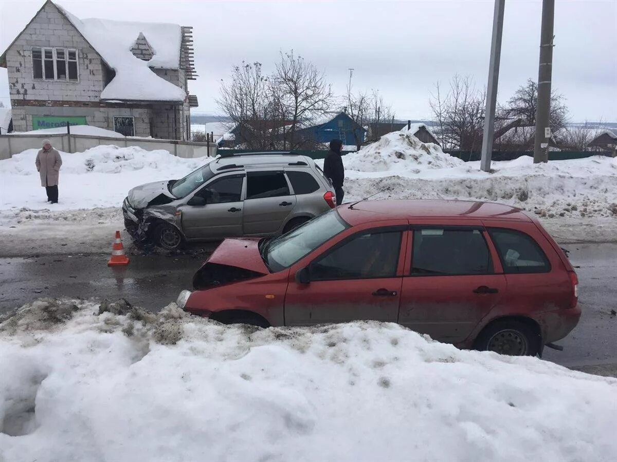 Прогноз погоды в октябрьске на 10 дней. Авария в Октябрьске Самарской области. Октябрьск Самарская область происшествия. Происшествия Октябрьск. Авария в Самарской области город Октябрьск.