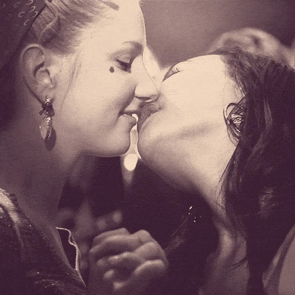 Лесбияночки блондинки. Lesbians seduction короткие волосы. Lesbian all her. Lesbian all her. Lesbian all her.