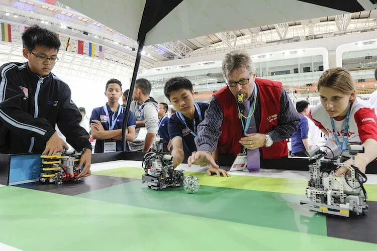 World robotics. Робот для wro 2025. world robot olympiad. wro логотип.