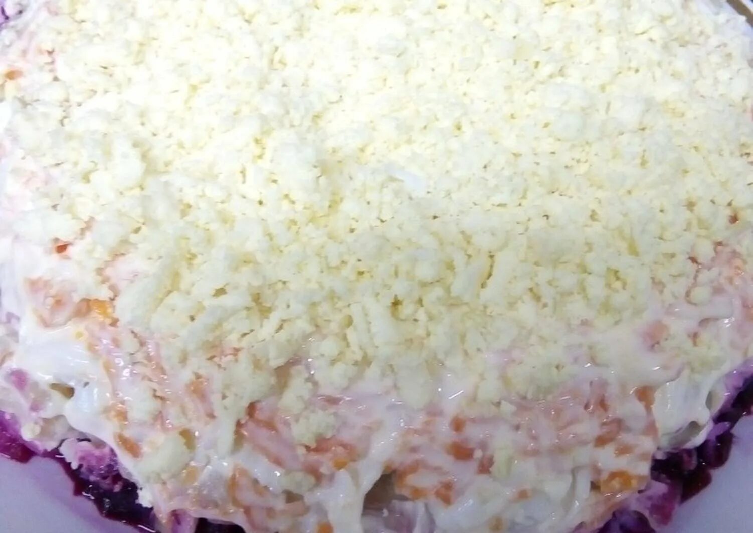 Салат невеста со свеклой. Селедка под шубой с плавленым сыром. Салат нежность со свеклой и сыром и яйцом. Салат невеста со свеклой. Салат тройка с курицей.