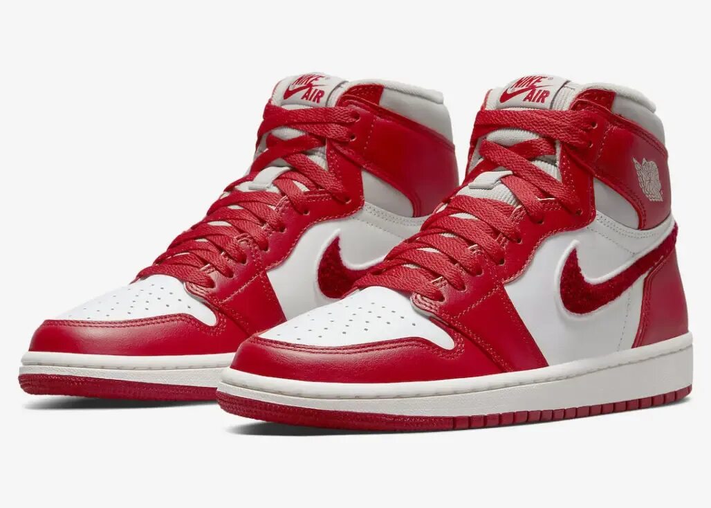 Air Jordan 1 High Varsity Red. Jordan Air Jordan 1 Retro High og "Newstalgia Chenille". Nike Air Jordan 1 Retro High og "Newstalgia Chenille".. Air Jordan 1 High og «Newstalgia». Купить jordan high