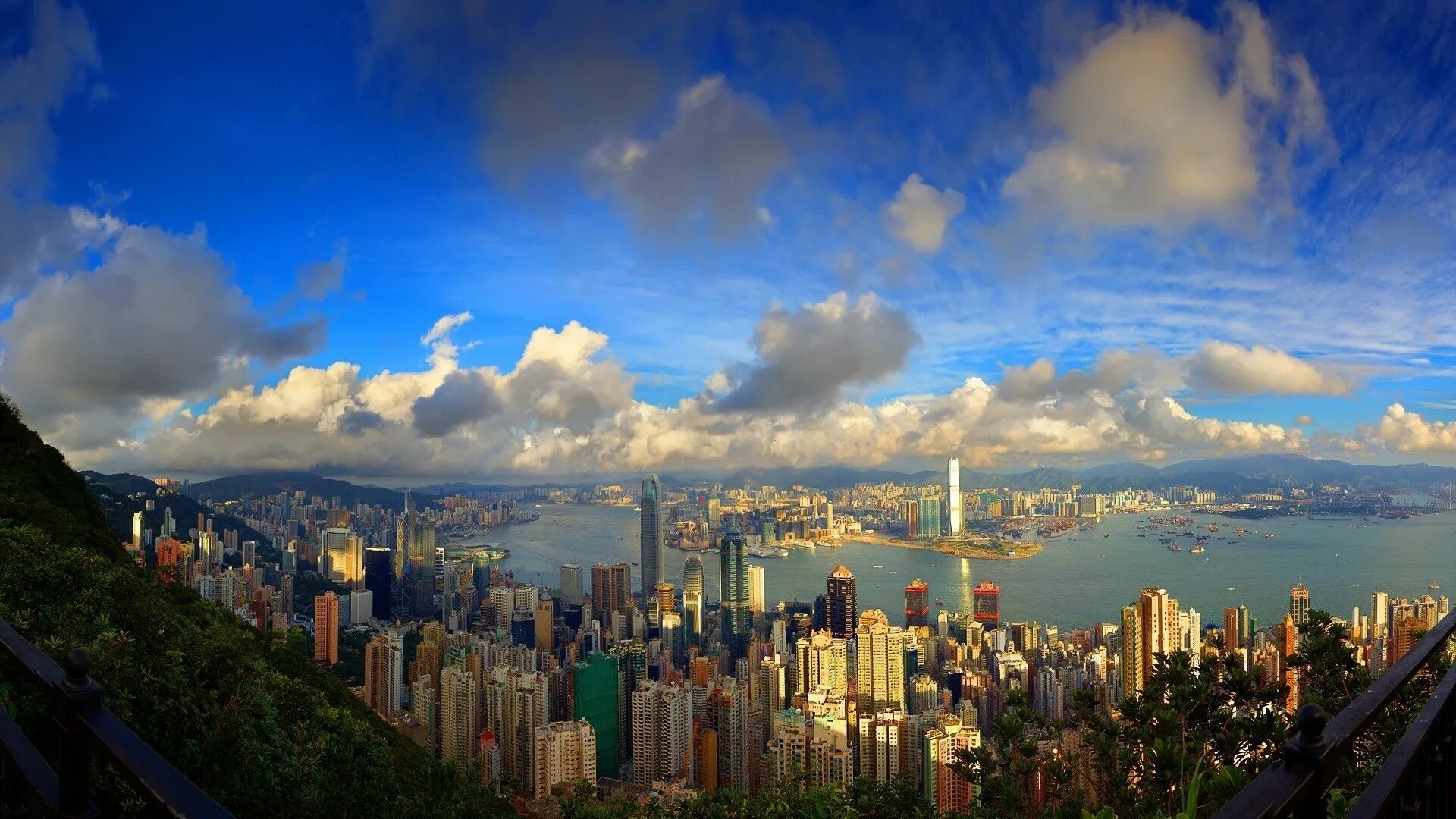 Картинка вид. Вид на Гонг Конг с горы Виктория. Гонконг панорама. Hong Kong City горы. Вид на город.