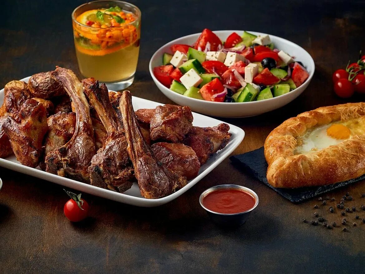 Люберцы еда. Пицца с шашлыком. Еда люберцы. Перепелка шашлык. Еда люберцы.