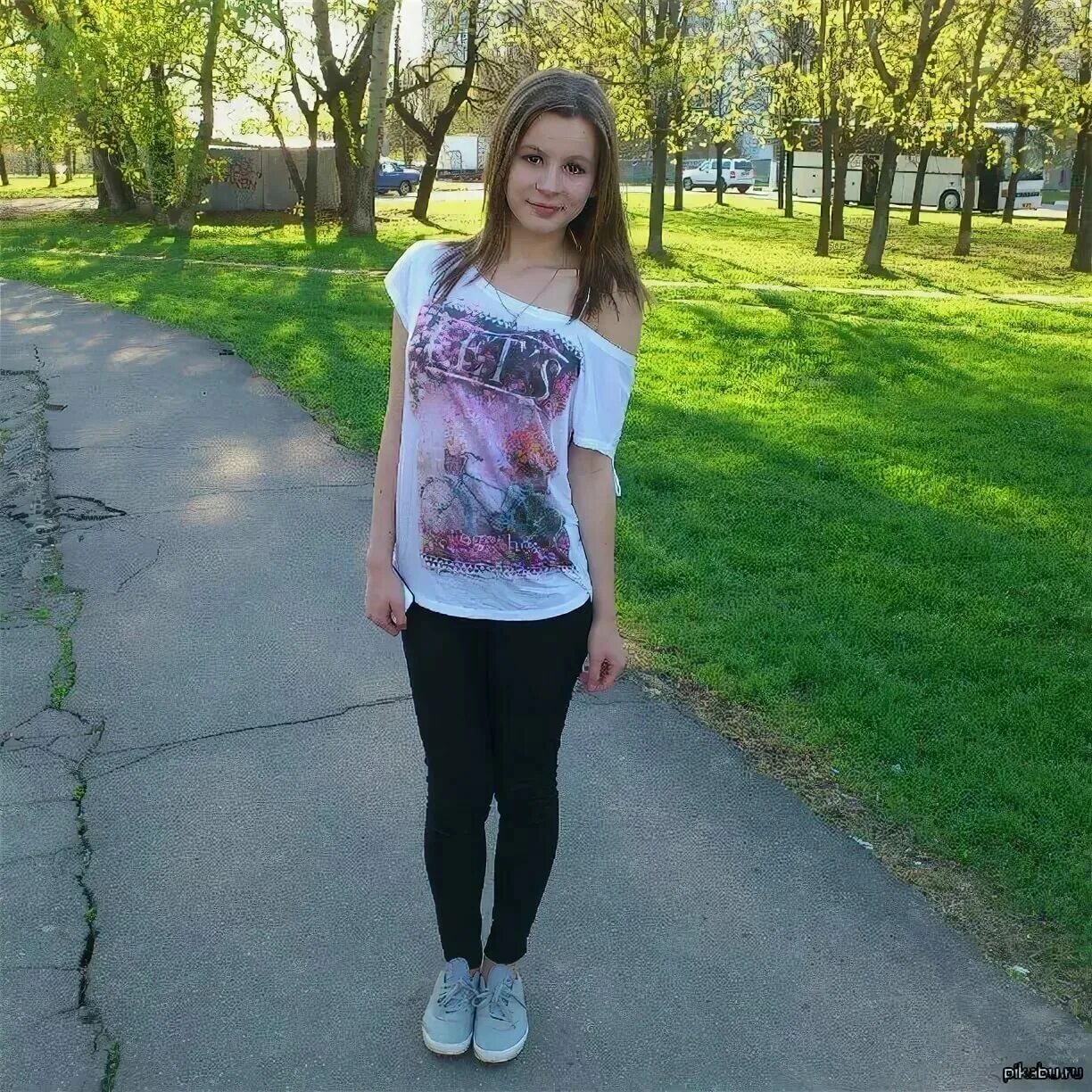 Лет меньше 17. Девушка 14 лет. обычная девушка подросток. красивые девушки в полный рост лет 16. обычные девушки в полный рост.