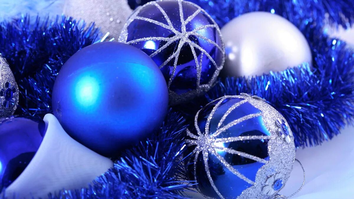 Синие шары на елку. Новогодние шары. Красивые новогодние шары. Синие новогодние шары. Новогодние шары на елке.
