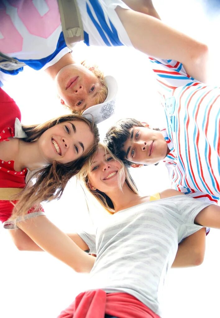 подросток. подростковые организации. счастливые подростки. картинки для подростков. современная молодежь.