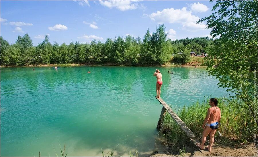 Самая прозрачная вода. Озеро дербышки казань. Река верзаска самая прозрачная река в мире. Кристально чистое море. Самое чистое место для купания.
