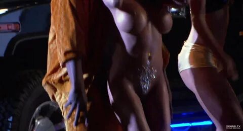 7. Сисястые девушки топлесс на съемке клипа - Мисс Март.