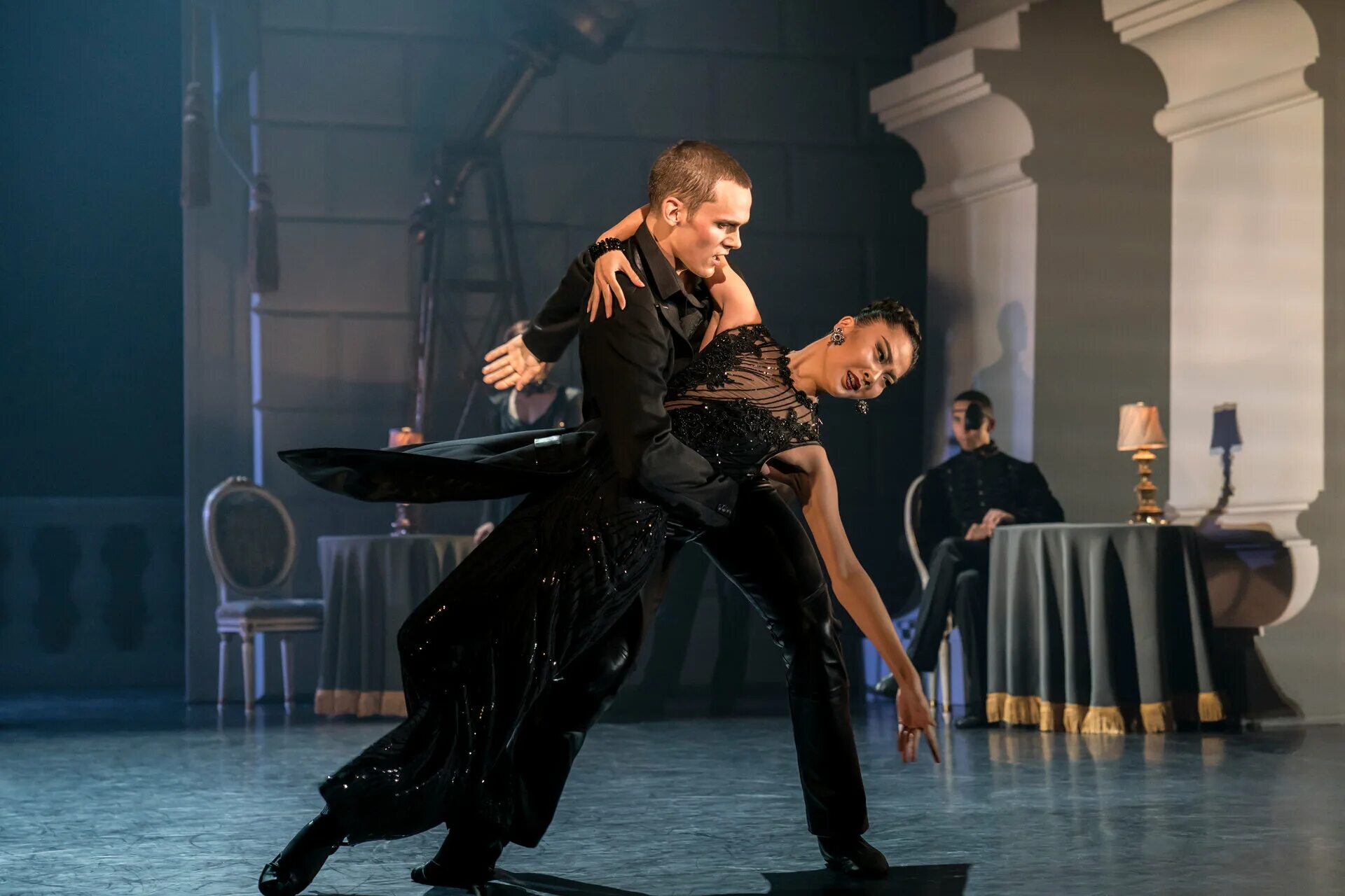 постановка хореографа. морис бежар балет. современная хореография танцы. постановка хореографа. морис бежар жар птица балет.