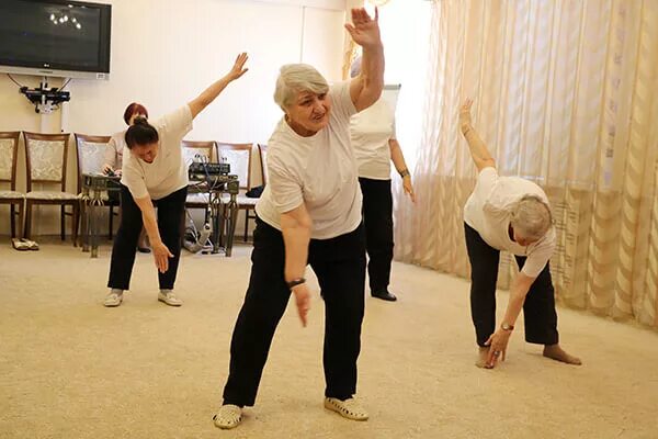 Цигун для начинающих после 50 лет. Китайская гимнастика цигун для пожилых. Гимнастика для пенсионеров. Цигун пенсионеры. Китайская гимнастика для пожилых.