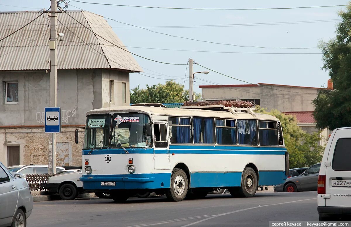 Евпатория общественный транспорт. ЛАЗ 695 Евпатория. ЛАЗ-695 Алмалык fotobus. Автобус ЛАЗ В Евпатории. Автобус ЛАЗ Евпатория Стерегущее.