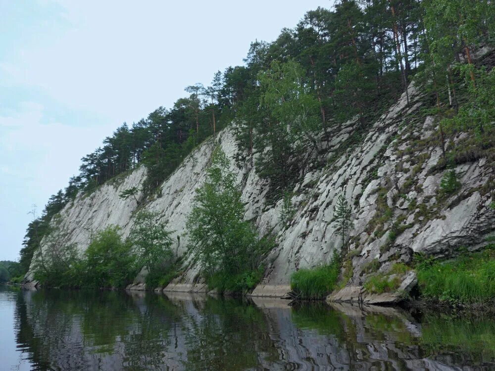 скала белый камень шигонский район. скала белый камень. губаха гора крестовая каменный город. губаха. реж горы.