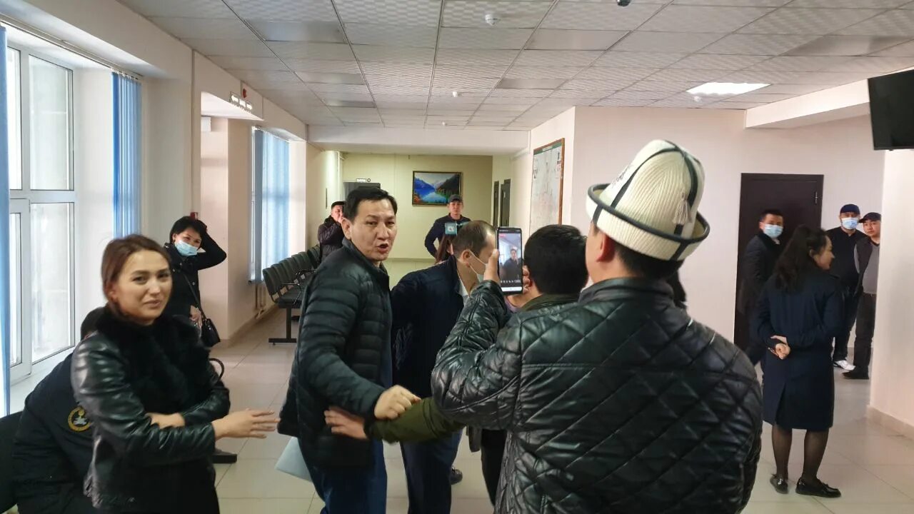 Милиционер кыргыз. Новости кыргызстана на сегодня. Новости бишкека. Новости kg сегодня. Мэр бишкека сейчас.