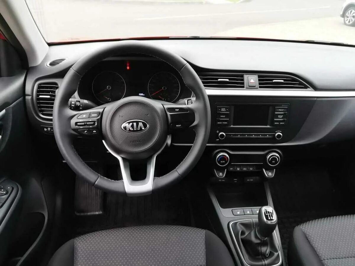 Киа Рио 2018 комплектации. Kia Rio 4 салон. Киа Рио 2020 салон. Киа Рио 4 комплектации 2020. Рио полная комплектация