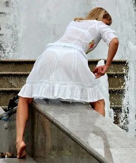 Она спустила первой