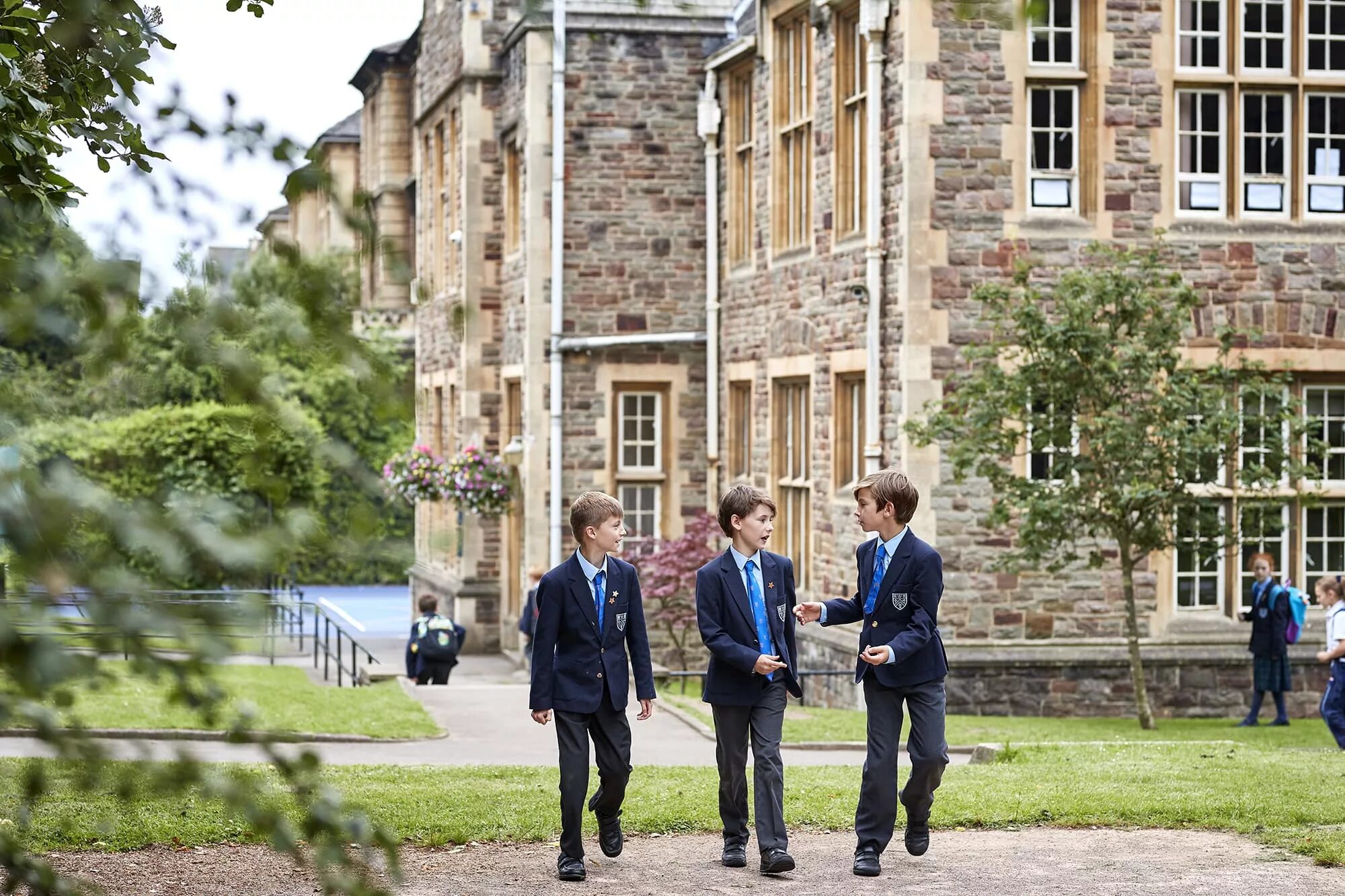 College schools. Клифтон колледж Бристоль. Клифтон школа в Англии. Clifton College Prep School Bristol. Клифтон колледж Бристоль архитектура.