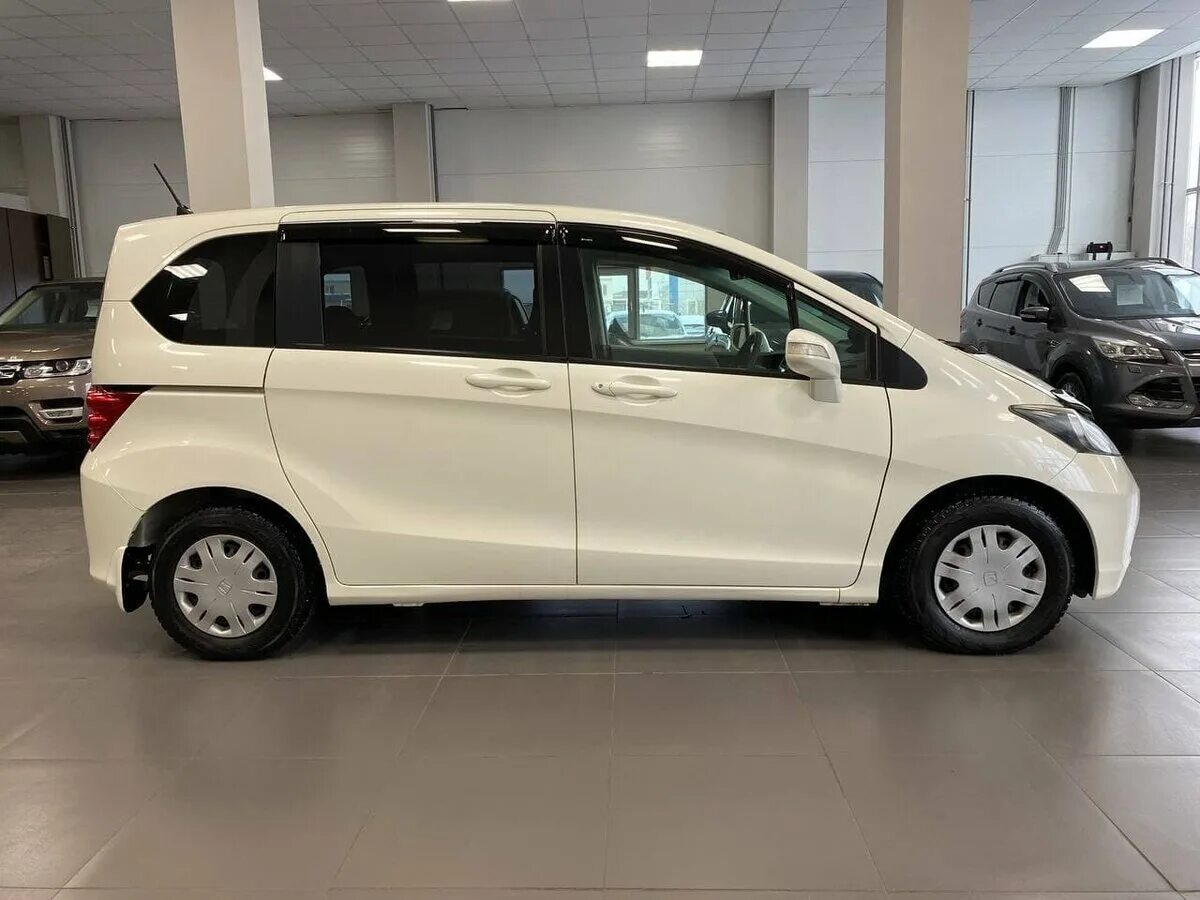 Хонда фрид 2010 купить. Honda freed 2010. Honda freed 2023 белая. Хонда Фрид белая. Хонда Фрид белая 2010г.