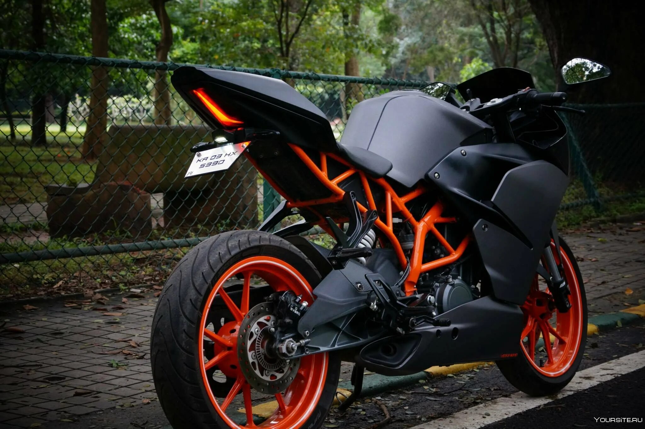 Мотоциклы KTM rc390. KTM RC 390. KTM rc390 чёрный матовый. KTM RC 390 Black.