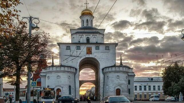 Памятник золотые ворота в каком городе. Золотые ворота во Владимире 1164 год. Золотые ворота во Владимире реконструкции Воронина.