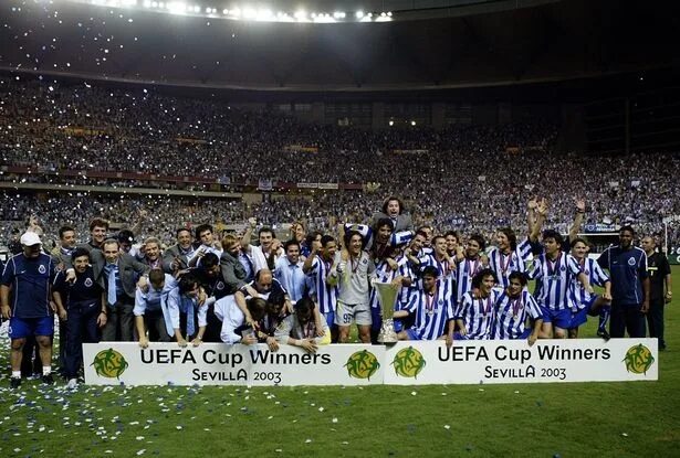 Уефа 2002 2003. Кубок уефа 20022003. порту 2003 2004. uefa super cup 2002.