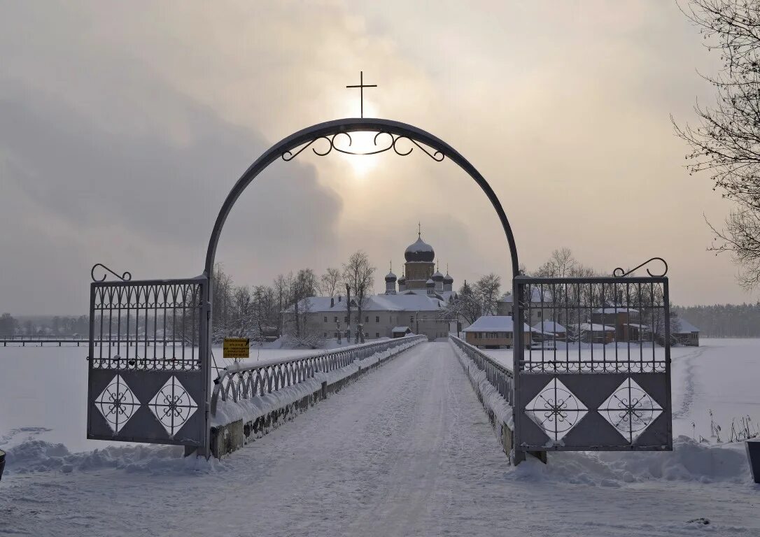 Покров введенская островная пустынь. Покровская Введенская островная пустынь. Свято-Введенский островной монастырь Покров. Свято Введенский монастырь город Покров. Свято-Введенский островной монастырь Владимирская область.