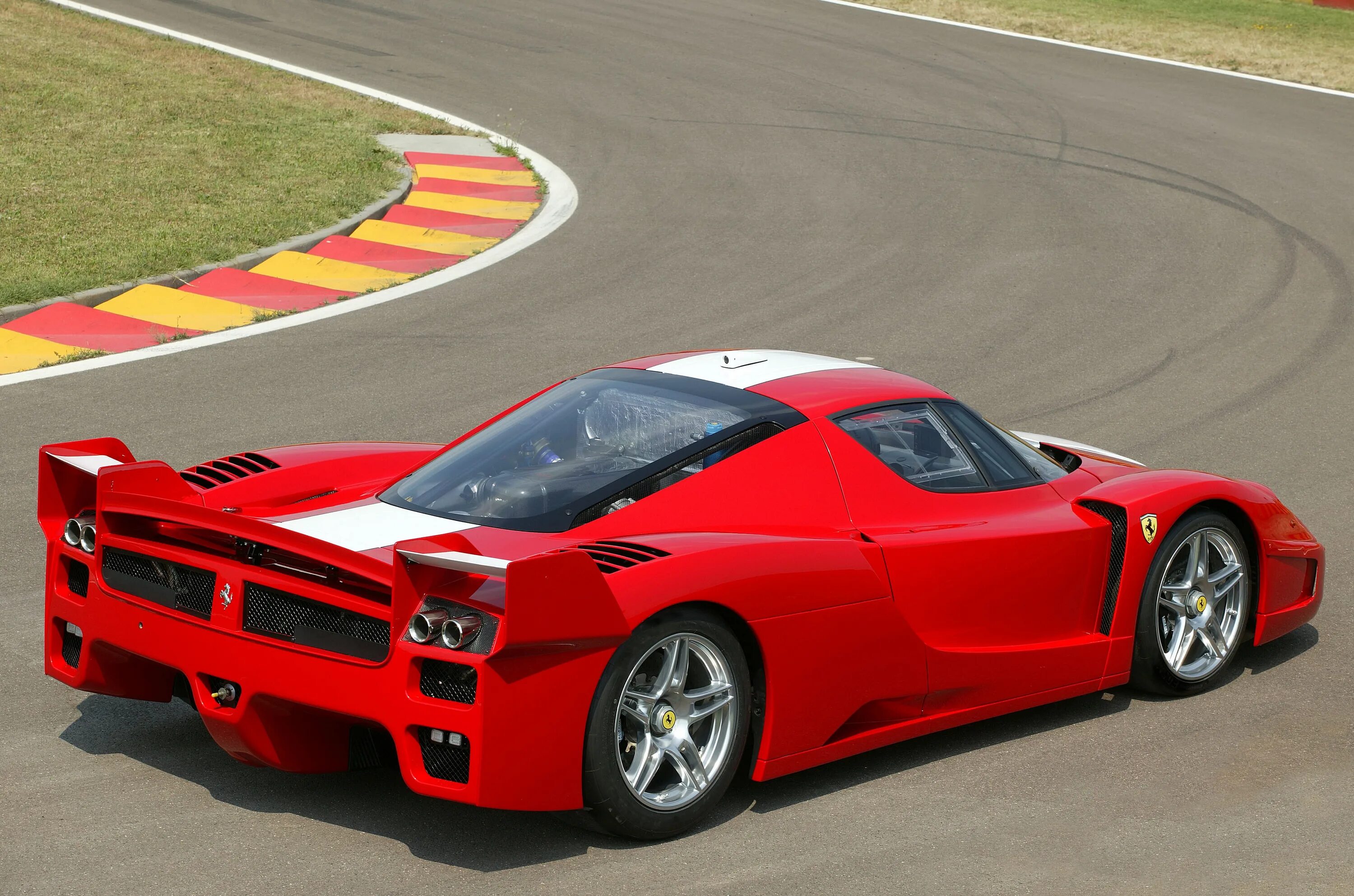 Феррари 9. Феррари FXX 2005. Ferrari FXX 2007. Феррари Энзо FXX. Машина Ferrari FXX.