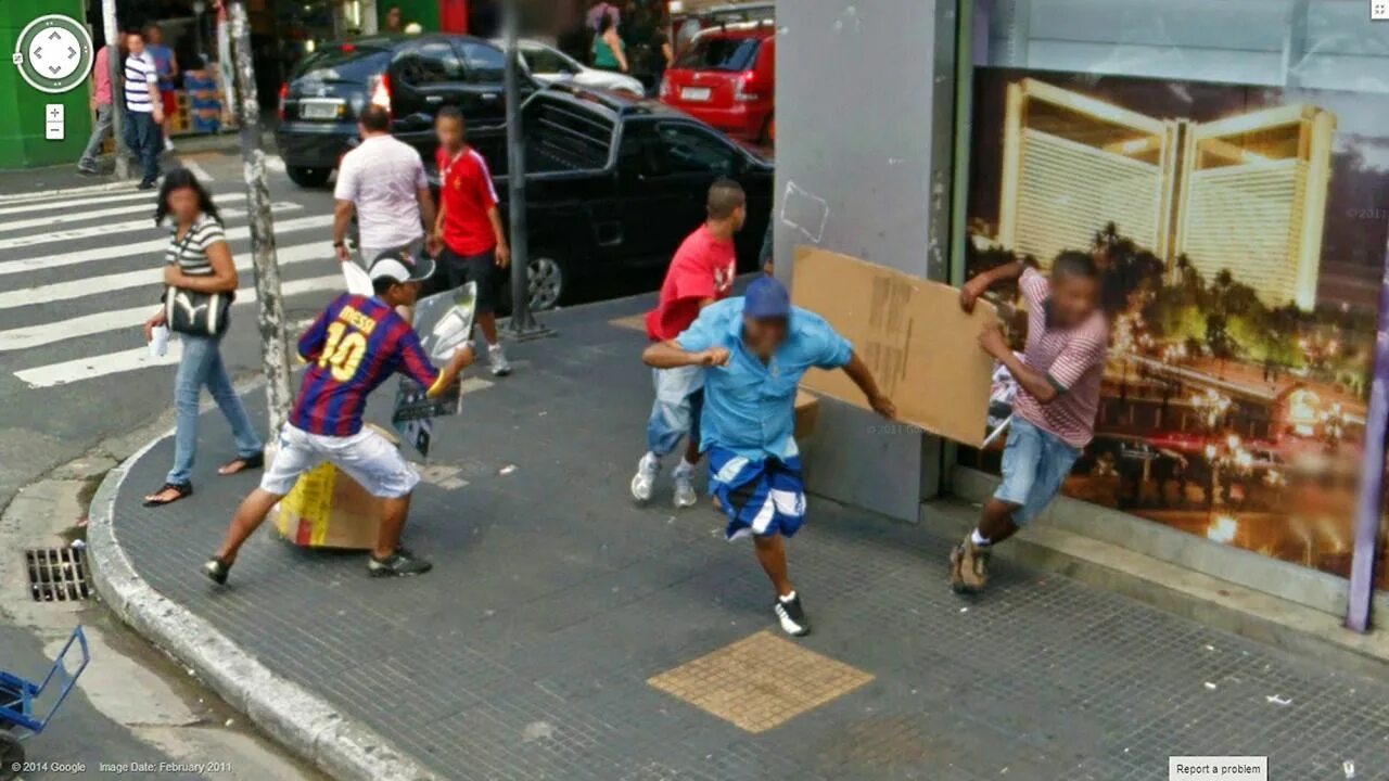 Weird strange. Google street view фото селфи. strange pics.