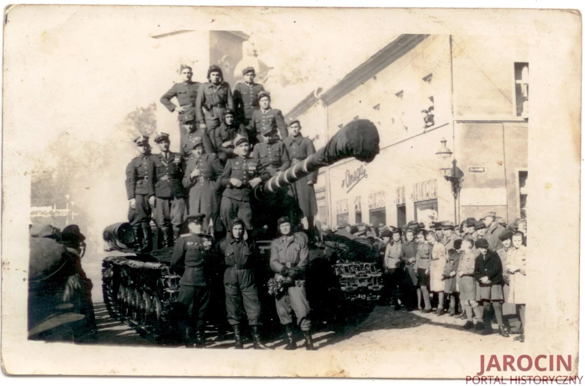 81616 Бердичев артполк. Бердичев танковый полк 32500. Бердичев 1944. Оркестр тяжелого танкового полка в Бердичеве.