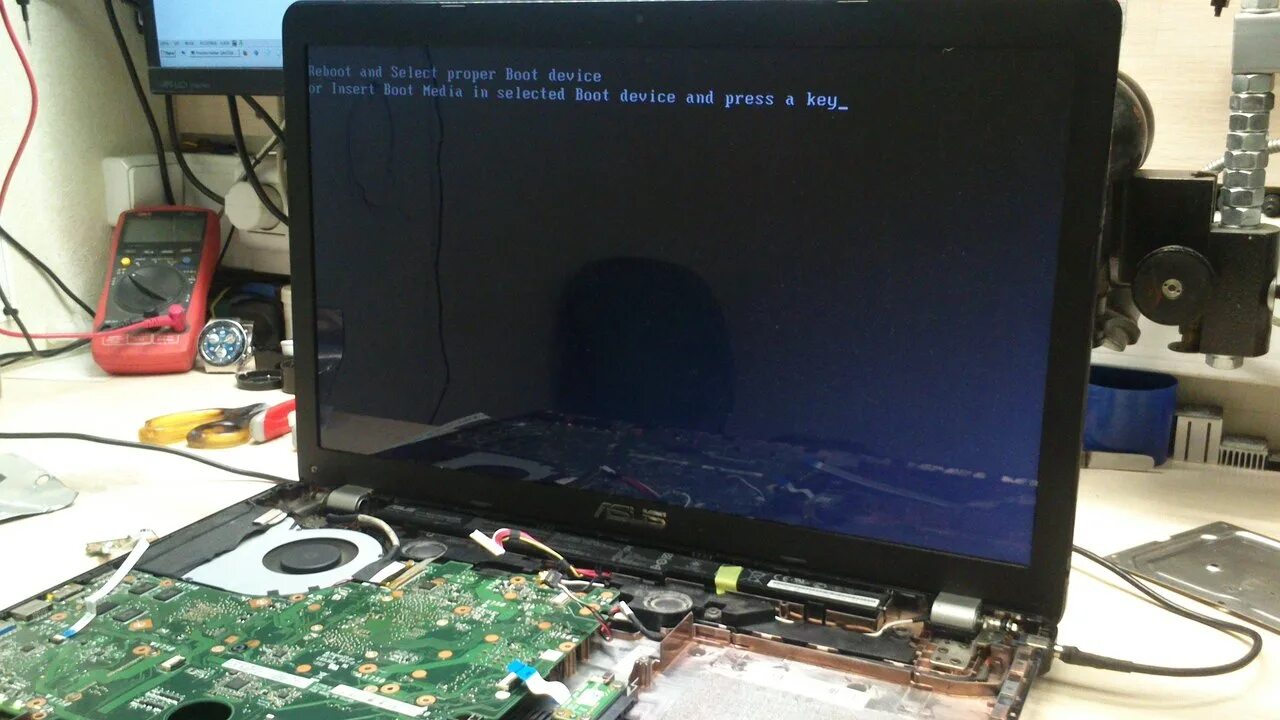 Ремонт ноутбука асус ispravimo. Ноутбук на запчасти ASUS x555dg. Ноутбук на запчасти ASUS x505ba. Ремонт материнской платы ноутбука. Ремонт ноутбука ASUS В СПБ Петра.