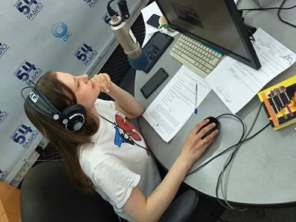 Радио Новосибирск. Радиостанции Новосибирска 2023. Radio 54 Новосибирск. Ведущие радио 54 Новосибирск фото.