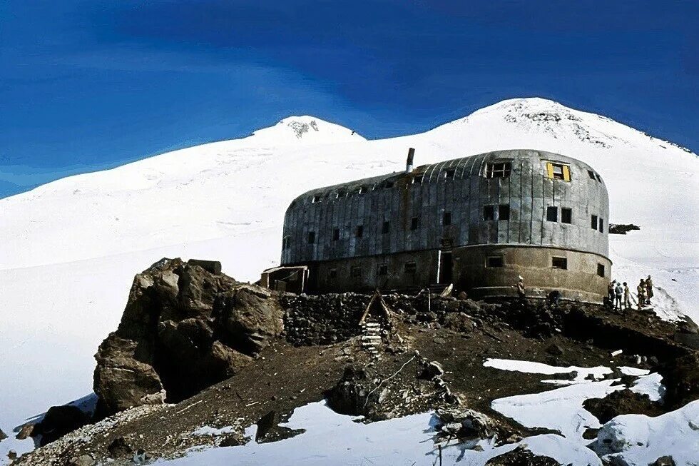 приют одиннадцати кабардино-балкария. приют 11 на эльбрусе высота. гора эльбрус гостиница "приют одиннадцати". приют 11 на эльбрусе. приют 11 на эльбрусе.