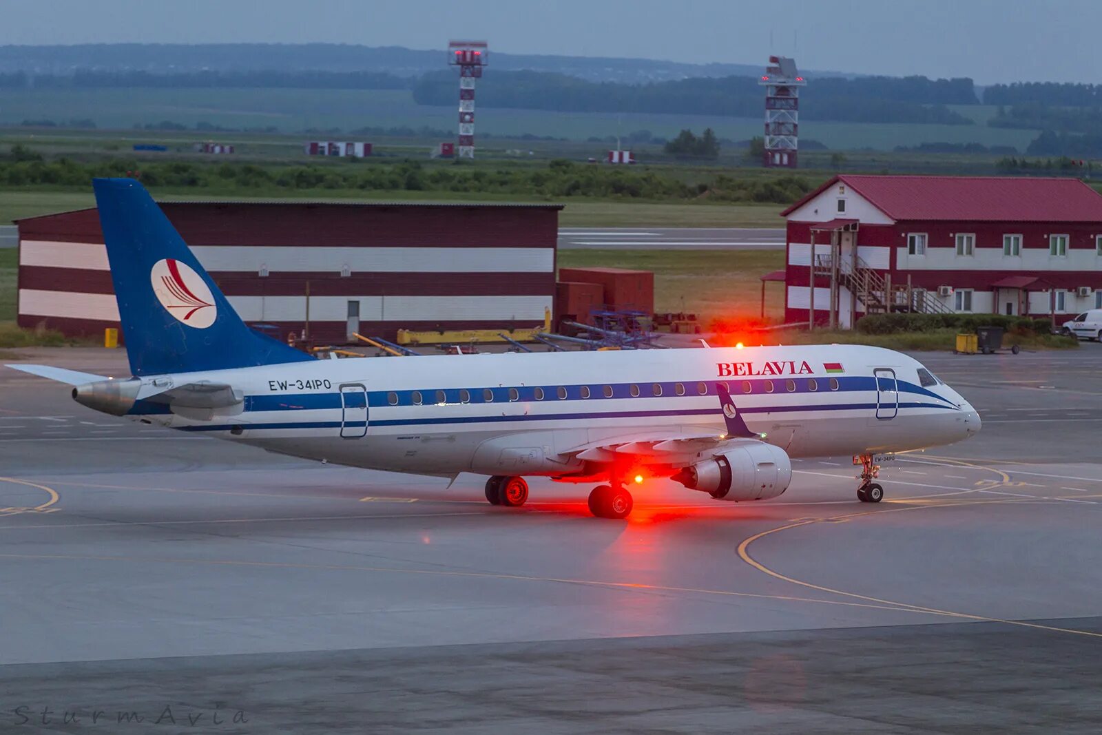 Самолет минск грузия. Минск авиакомпания. Аэропорт Уфа 2022 самолеты. Самолет Уфа Минск. Первый рейс Уфа Минск.