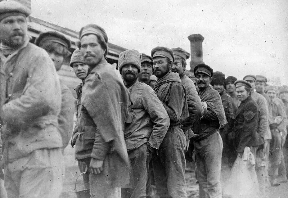 Немецкий военнопленный 1 мировой. Дарницкий лагерь военнопленных 1941-1945. Гражданские пленные. Польские военнопленные 1939. Немецкие военнопленные 1945 лагеря.