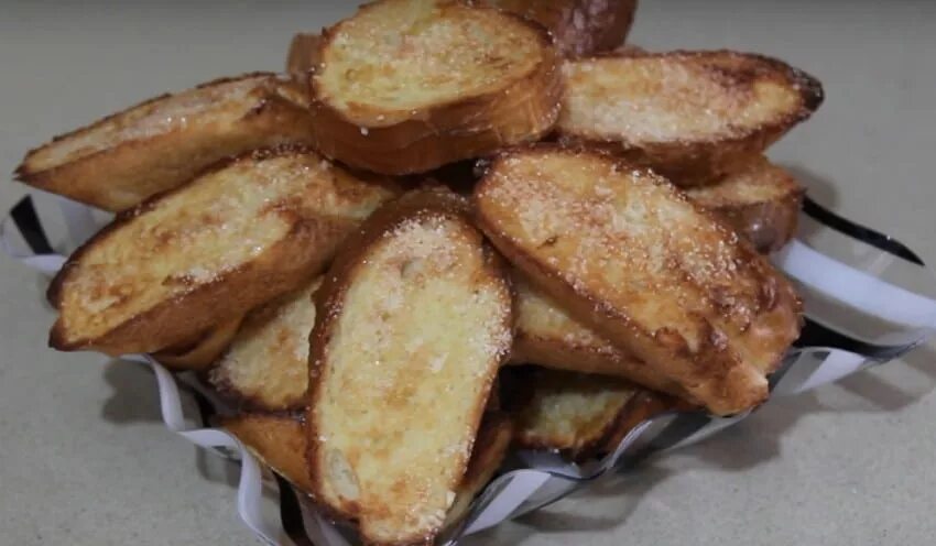 сухари к чаю. сухарики из батона. как сделать сладкие сухари. как сделать сладкие сухари. сухарики сладкие.