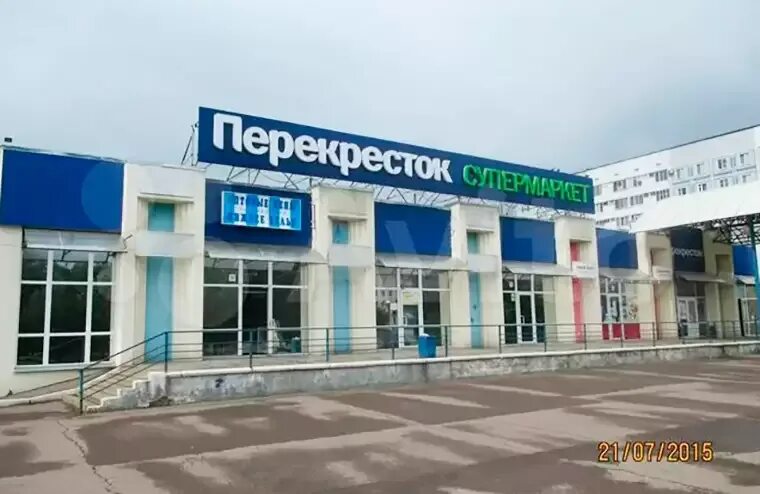 Перекресток нижнекамск. Перекресток здание. перекресток вахитова гагарина нижнекамск.