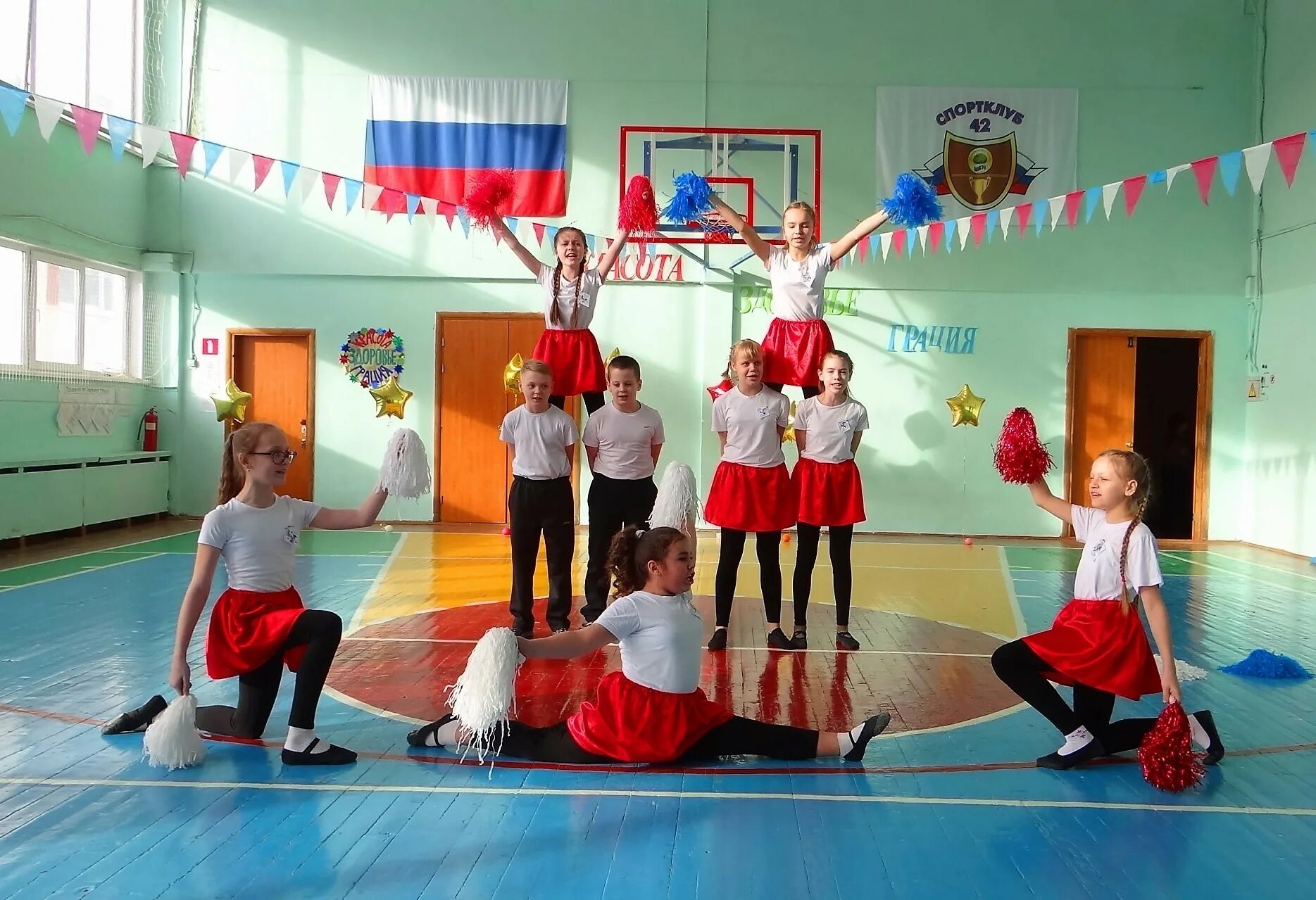 творческая школа для детей. подростковый клуб. клубная школа. клубы в школе. занятия в кружках.