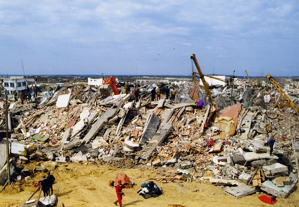 нефтегорск город призрак. нефтегорск трагедия. нефтегорск сахалинская область. нефтегорск трагедия. нефтегорск землетрясение 1995.