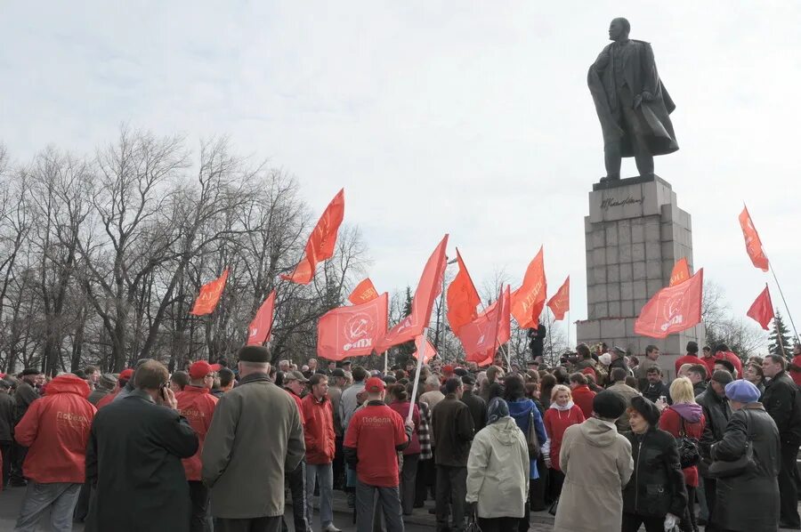 День рождения ленина и сталина. Ульяновск Ленин. Коммунист ы го Подольск фото.