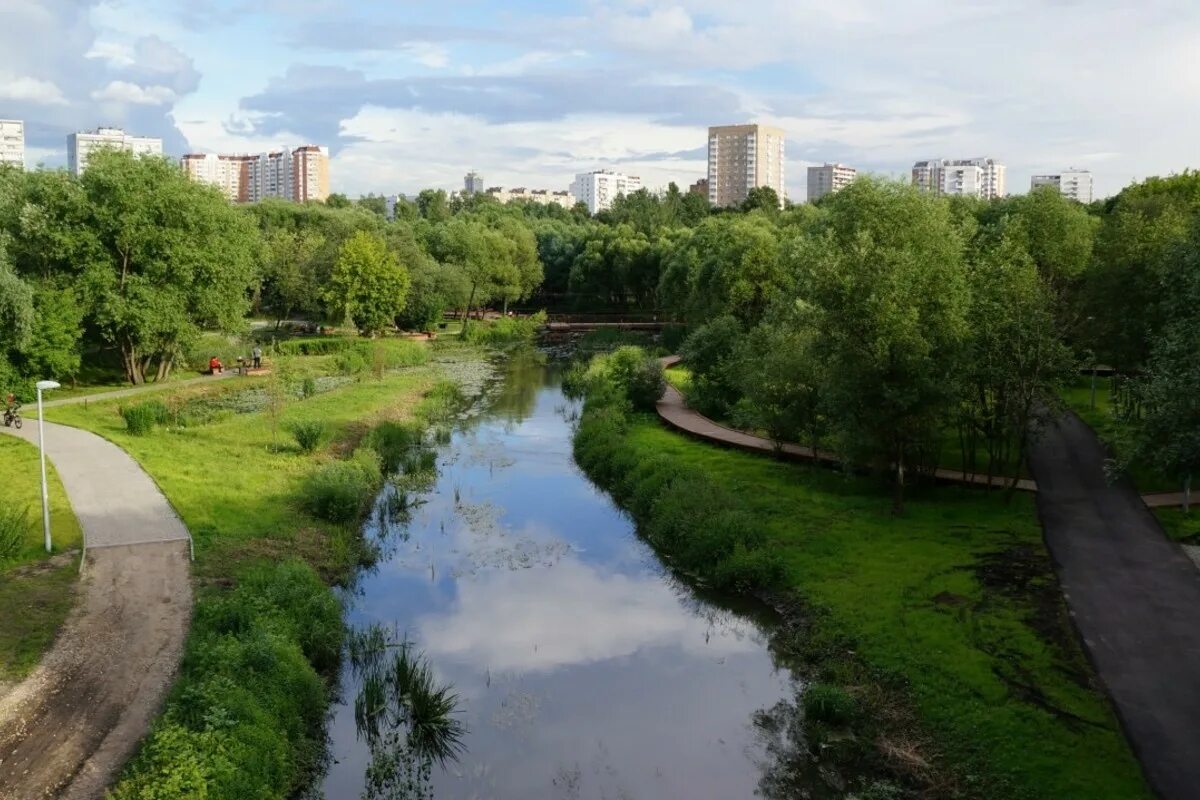 Москва медведково бабушкинская. Река Яуза Медведково. Парк Яуза в Медведково. Яуза река парк Свиблово. Парк река Яуза Бабушкинская.