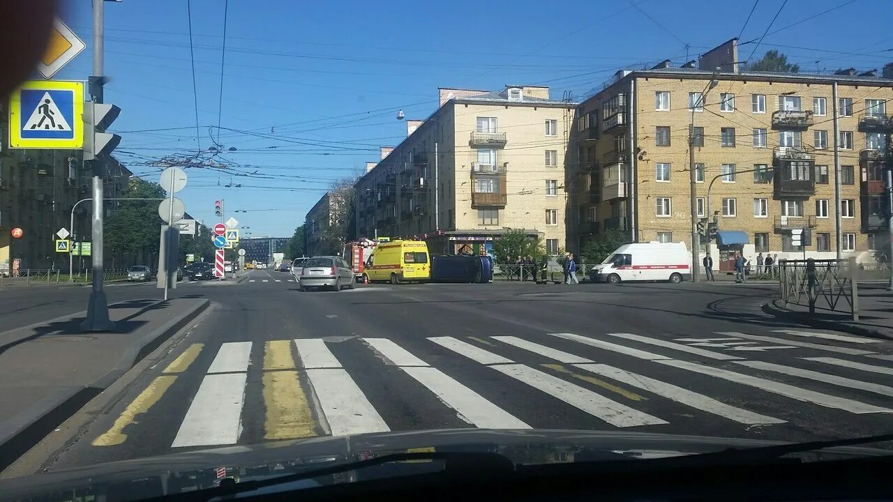 Можно шоссе революции. Шоссе революции 20. шоссе революции 20 спб. угол шоссе революции и металлистов. шоссе революции 63.