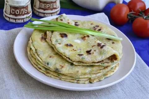 Ленивые хычины с картошкой на сковороде