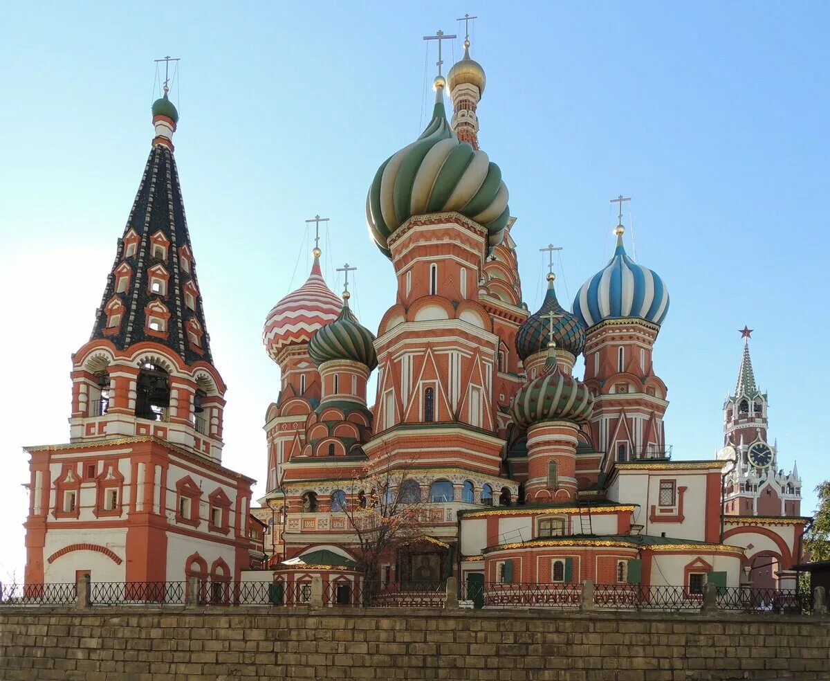 Храм Покрова Пресвятой Богородицы на рву в Москве. Церковь на рву