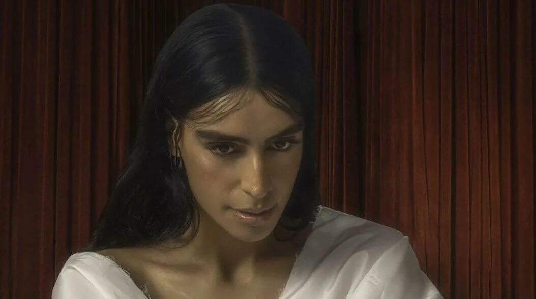 Sevdaliza. Sevdaliza азербайджанка. Sevdaliza Lamp Lady. Sevdaliza фото.