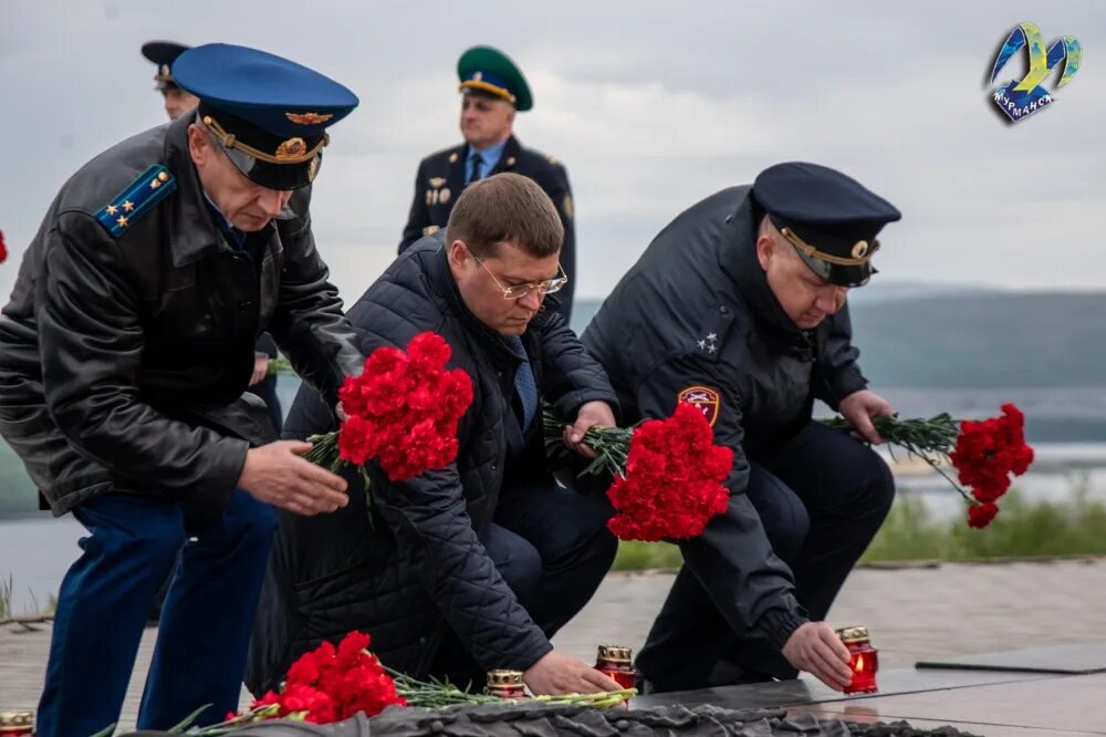 Митинг 22 апреля. Мурманск митинг памяти у алеши. авиакатастрофа мурманск митинг.