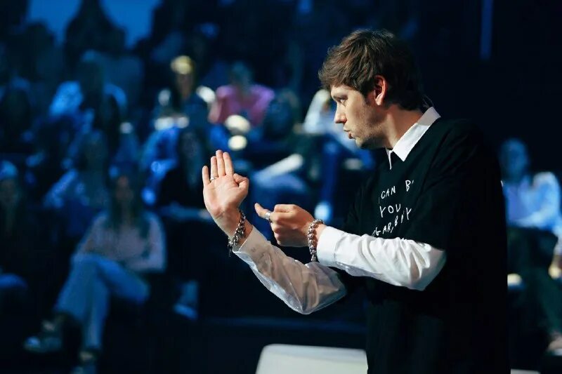 епифанцев английский за 16 часов. олеся иванченко квн планета сочи. комики тнт. хондзинский николай павлович дирижёр. высокий молодой комик тнт.