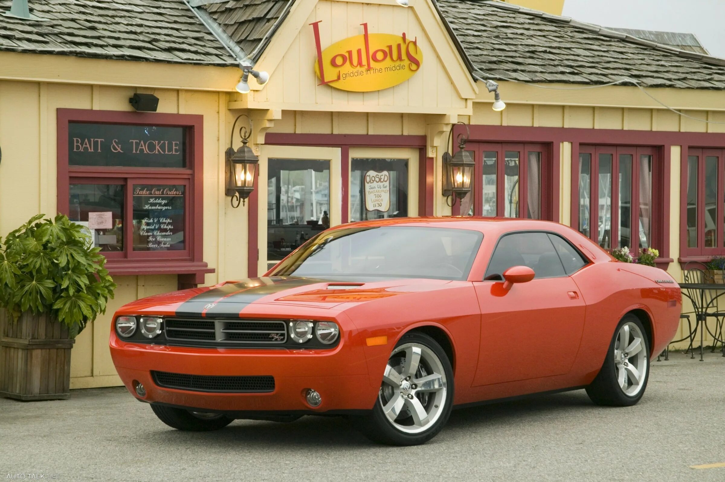 Американские машины качество. Dodge Challenger 2006. Dodge Challenger Concept 2006. Додж Челленджер 2005. Американский Додж Челленджер.