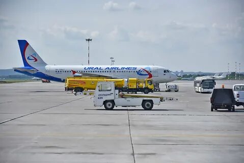 Самолеты аэропорта кольцово