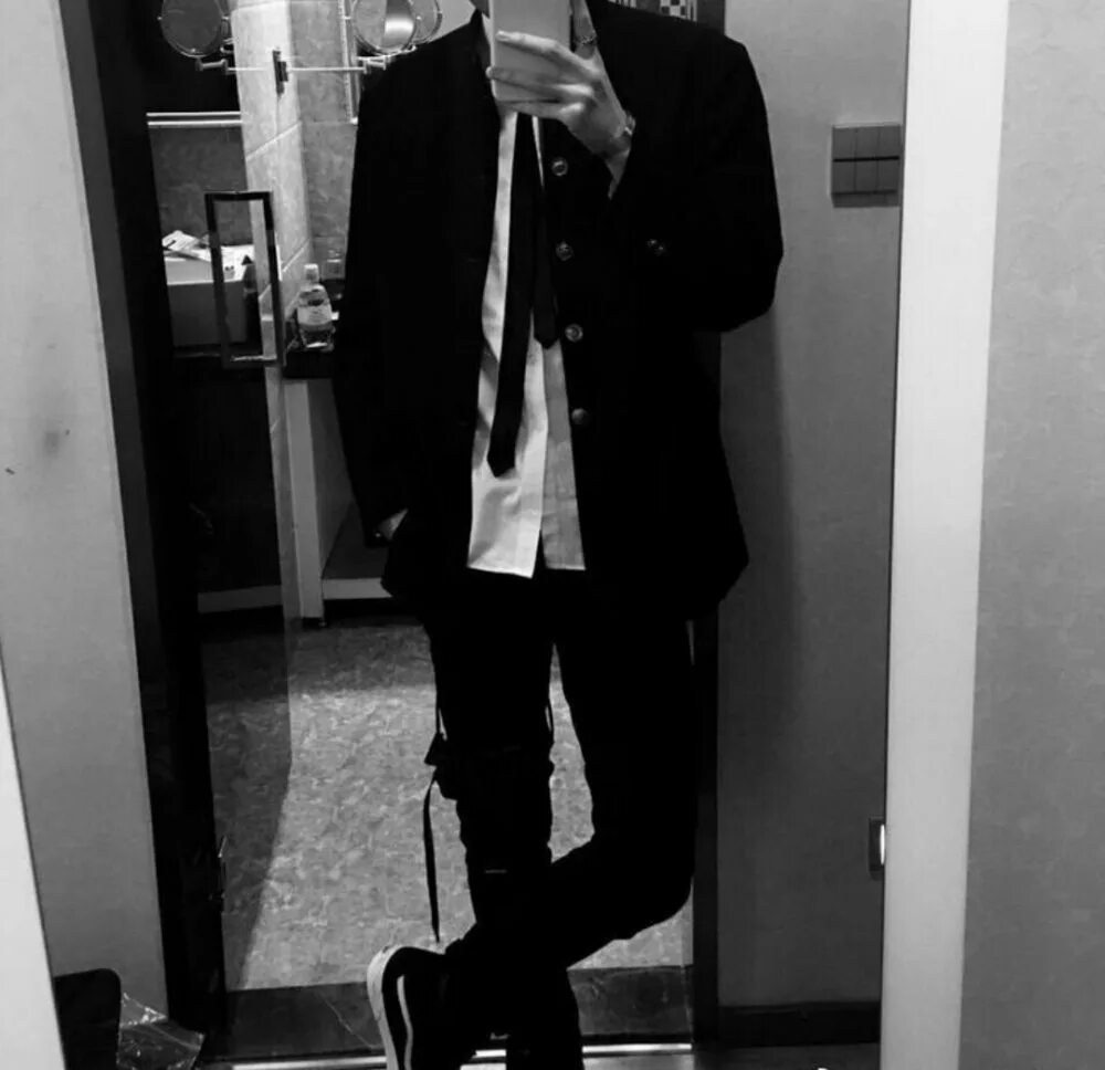 Улыбка парня без лица. Парень в машине. Громов александр саратов. Молодой парень без лица. Пресс парня.